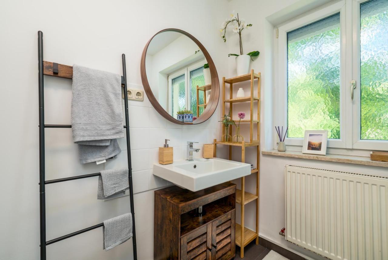 Eg Links-Wunderschoene 70M Grosse 2-Zimmer City Wohnung Naehe Salzburg Freilassing Exterior photo